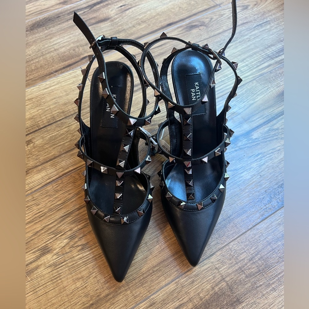 Kaitlyn pan heels
